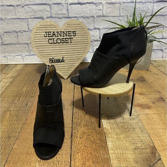L.A.M.B Deedra Black on Black Booties - Picture 1 of 12